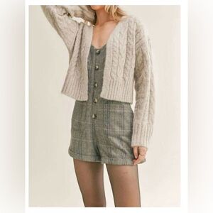 Sage Women's Beige Cropped Cable Knit Cardigan
Like New Cozy